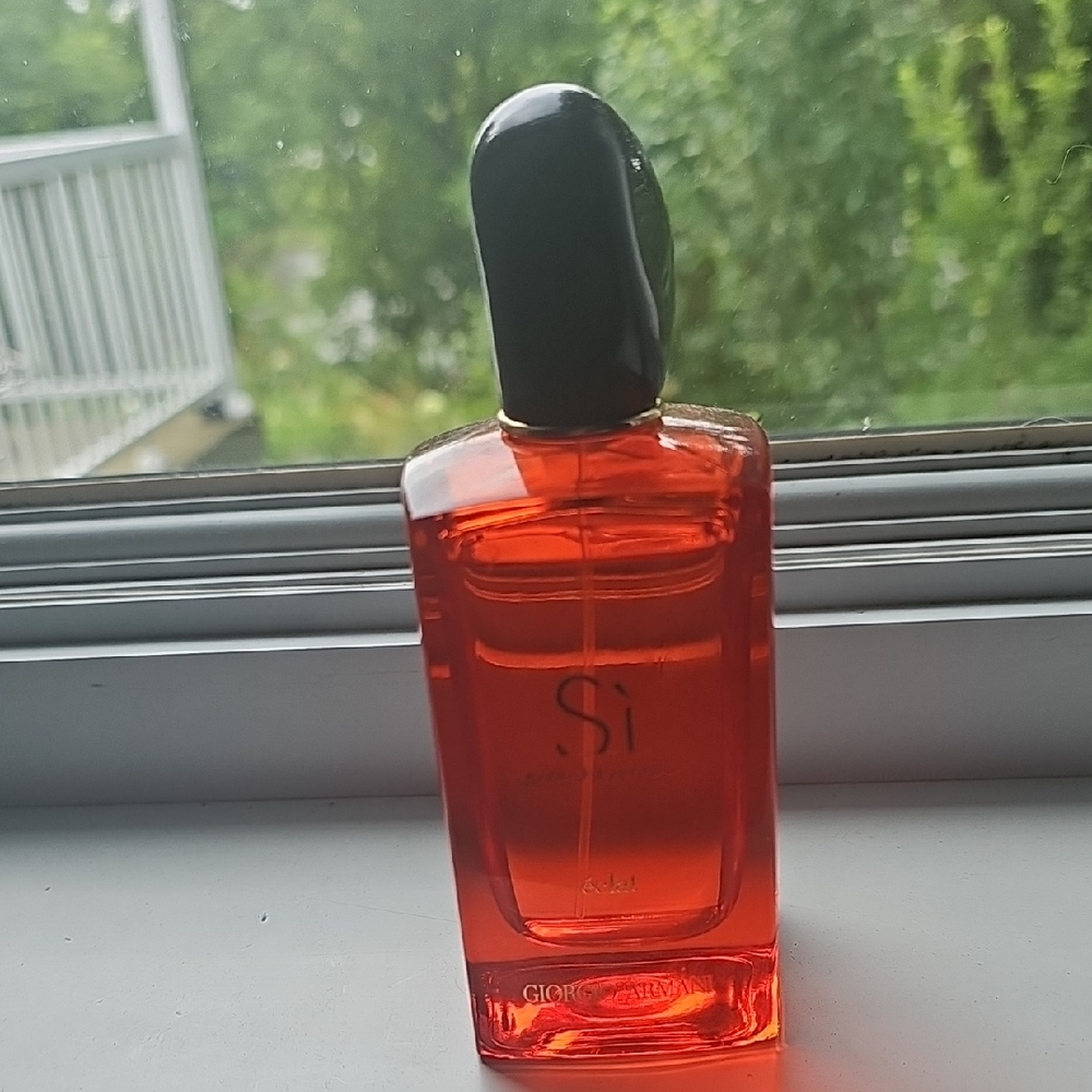 Giorgio Armani Si Body Wash - Black and Orange